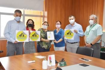 Unimed Cuiabá recebe selo “Empresa Amiga dos animais”